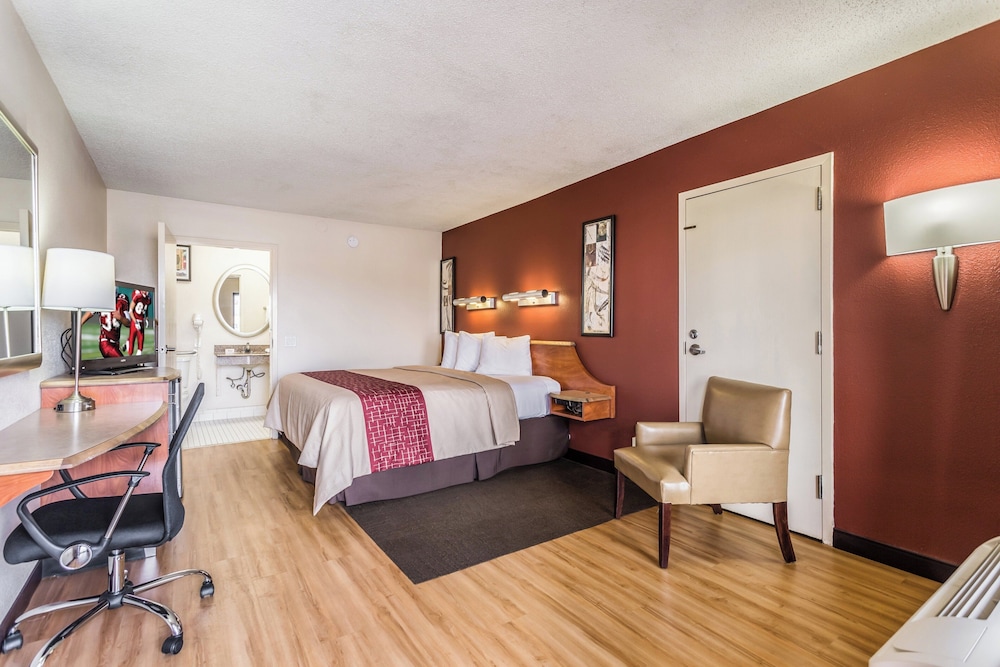 Red Roof Inn Bowling Green - photo 15