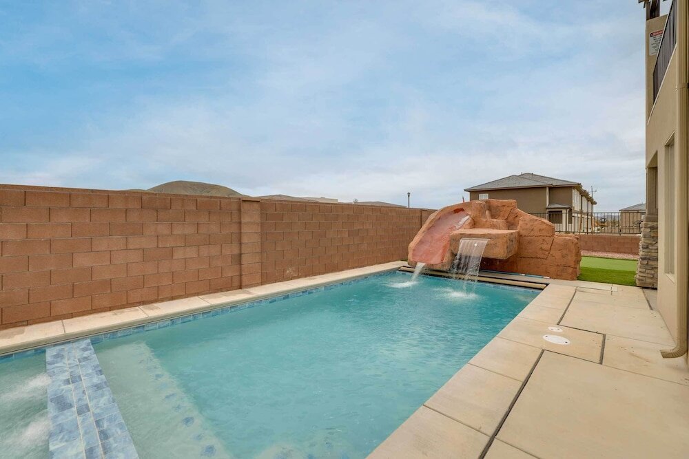 The Pad Spacious Luxury Retreat Sleeps 23 Private Pool Spa Game Room and More — 4-Star Luxury Hotel in Hurricane, United States