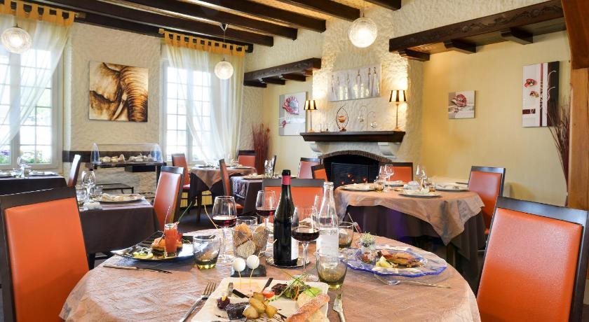 Le Dauphine - carbon neutral hotel in Salbris