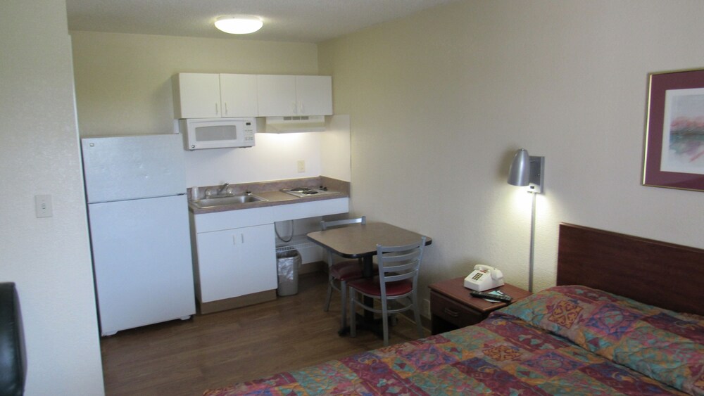 InTown Suites Extended Stay Nashville TN Hendersonville - photo 13