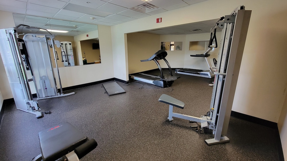 Holiday Inn Express Fayetteville Fort Bragg by IHG - photo 23