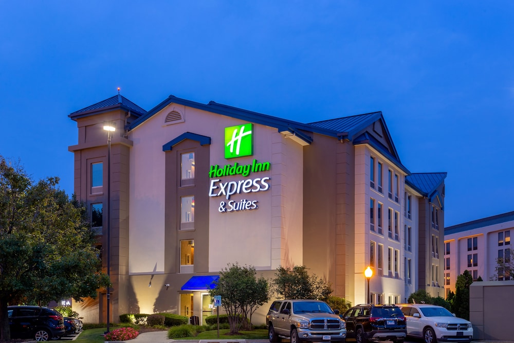Holiday Inn Express Hotel & Suites Chicago Midway Airport by IHG - photo 30