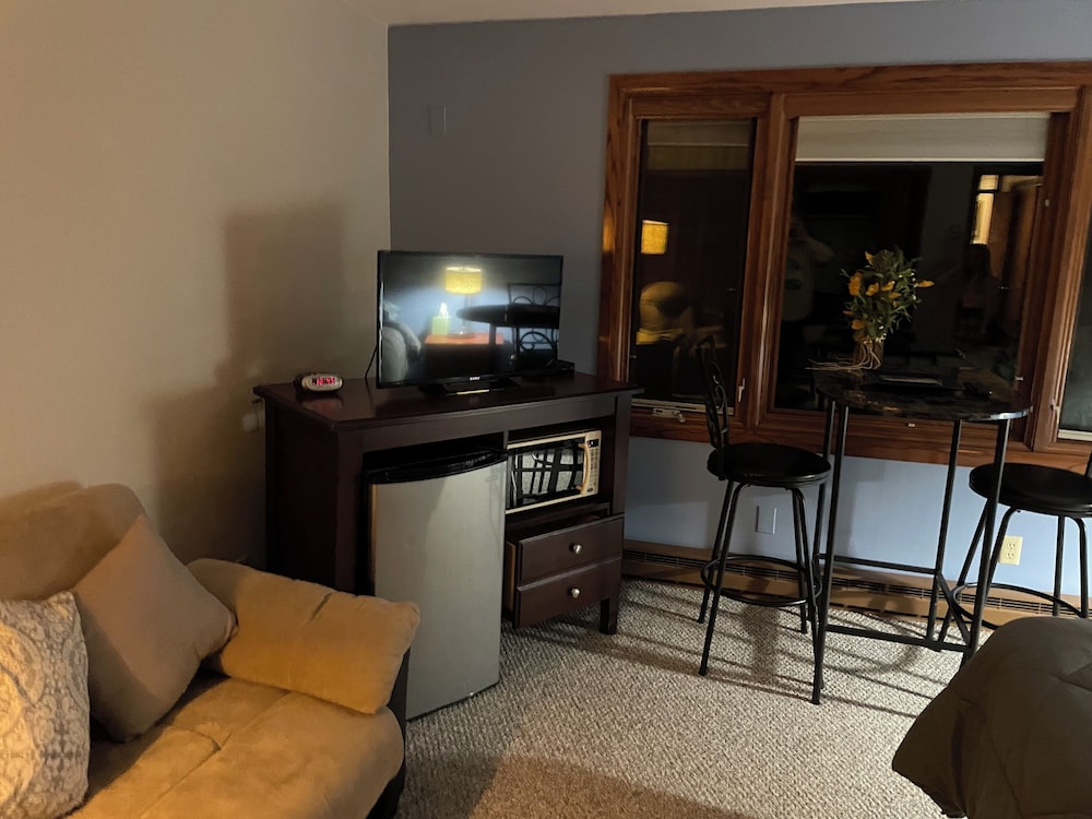 Valhalla Hillside Inn - photo 24