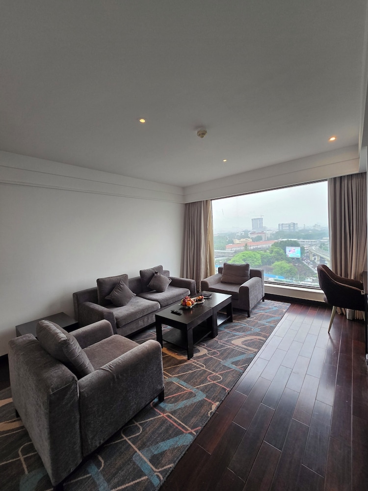 Crowne Plaza Pune City Centre — Pune — photo 3