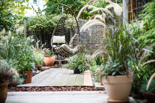 Gartenzimmer In Atelierwohnung — Koeln