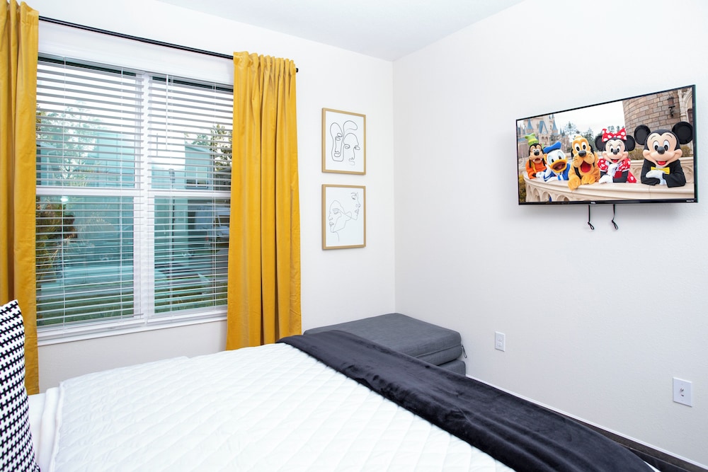 Gorgeous 5 Bd Home Close to Disney Storey Lake Resort 2734 - photo 5