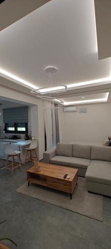 Ina's Crib - carbon neutral hotel in Sindos