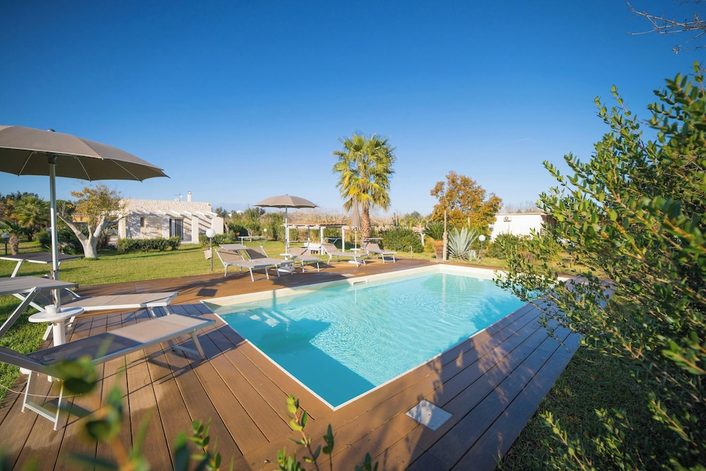 Villa Assunta With Pool Near The Sea — 4-Star Luxury Hotel in Melendugno, Italy