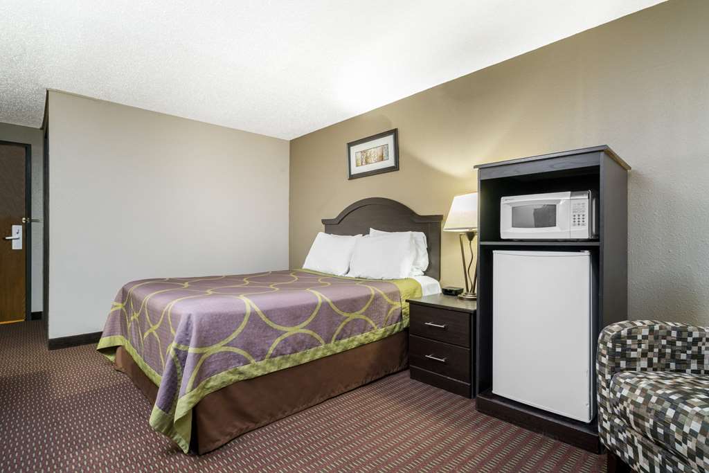 Super 8 by Wyndham Bismarck - photo 10
