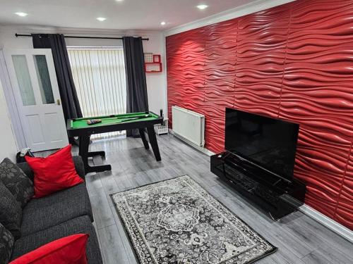 Airbnb Palace in Birmingham, United Kingdom