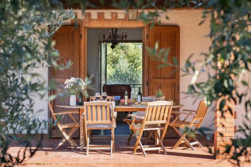 Residenza La Casuccia — 4-Star Luxury Hotel in Pergine Valdarno, Italy