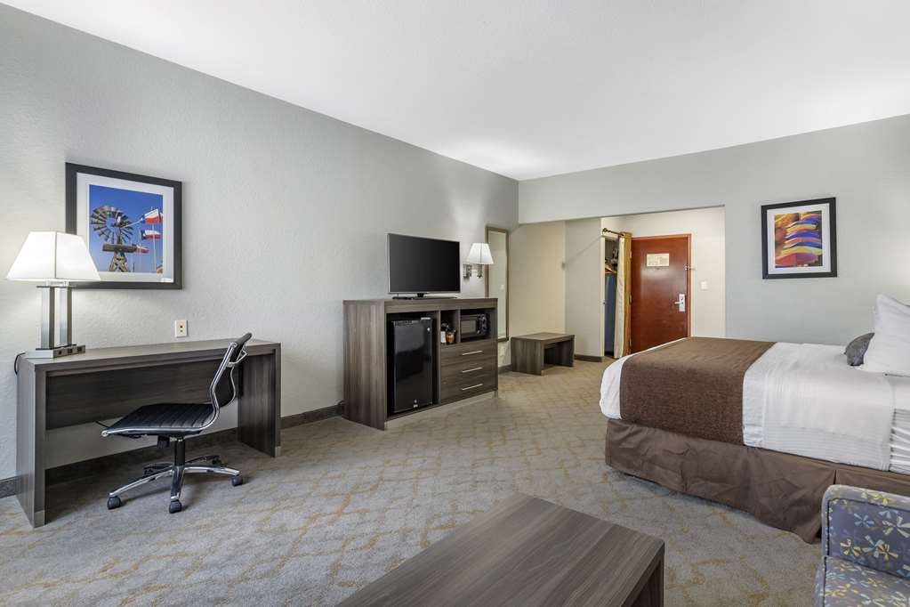 Best Western Plus Victoria Inn & Suites - photo 17