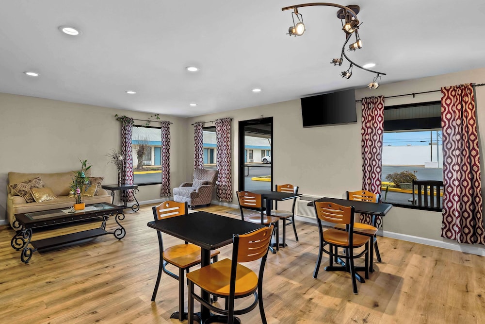 Rodeway Inn & Suites Brookhaven MS - photo 28