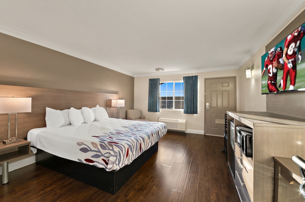 Red Roof Inn Bellflower - featured photo