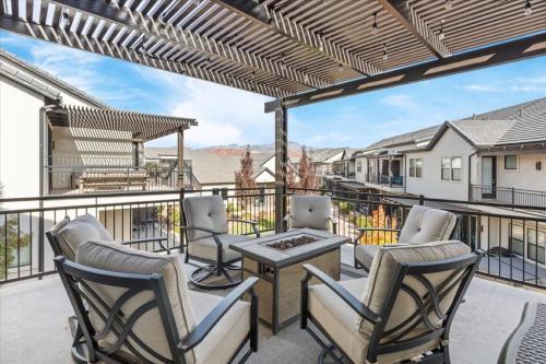 The Ocotillo 10 Tropical Pool Splash Pad Pickle Ball Sleeps 15 — 4-Star Luxury Hotel in Santa Clara, United States