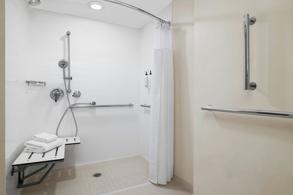 Fairfield by Marriott Inn & Suites Herndon Reston - photo 17