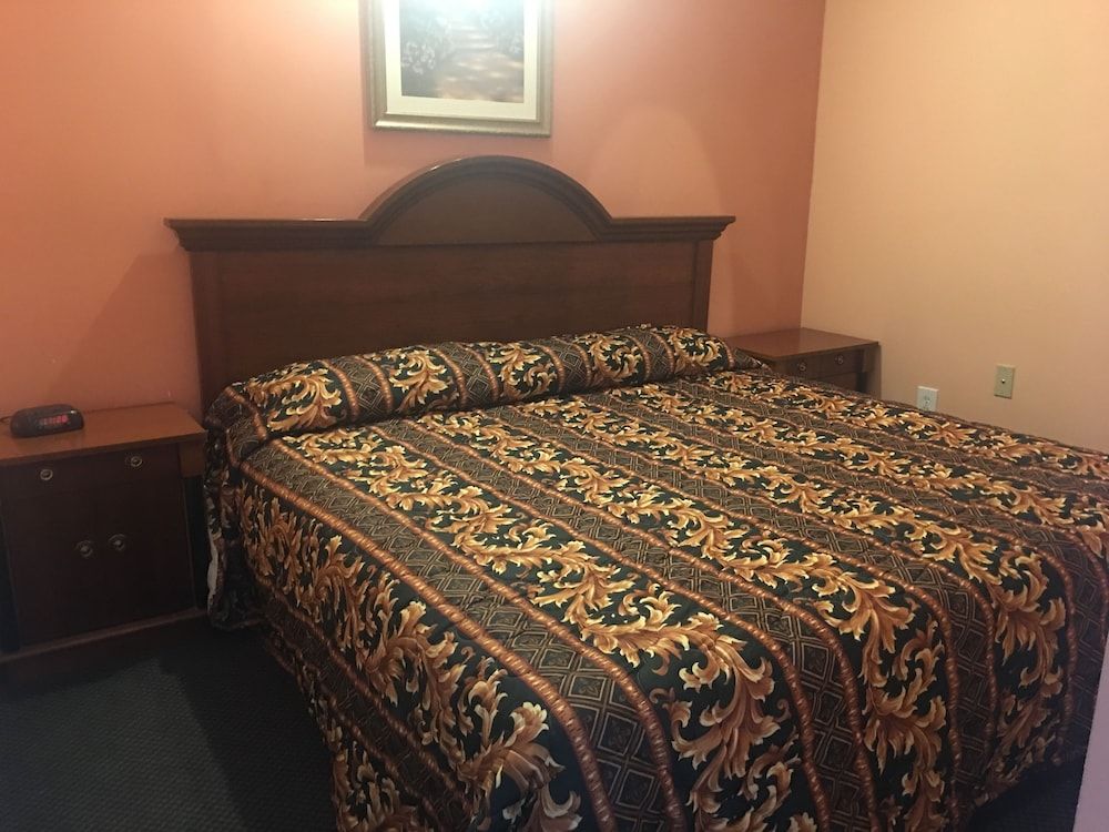 Maple Leaf Motel - photo 12