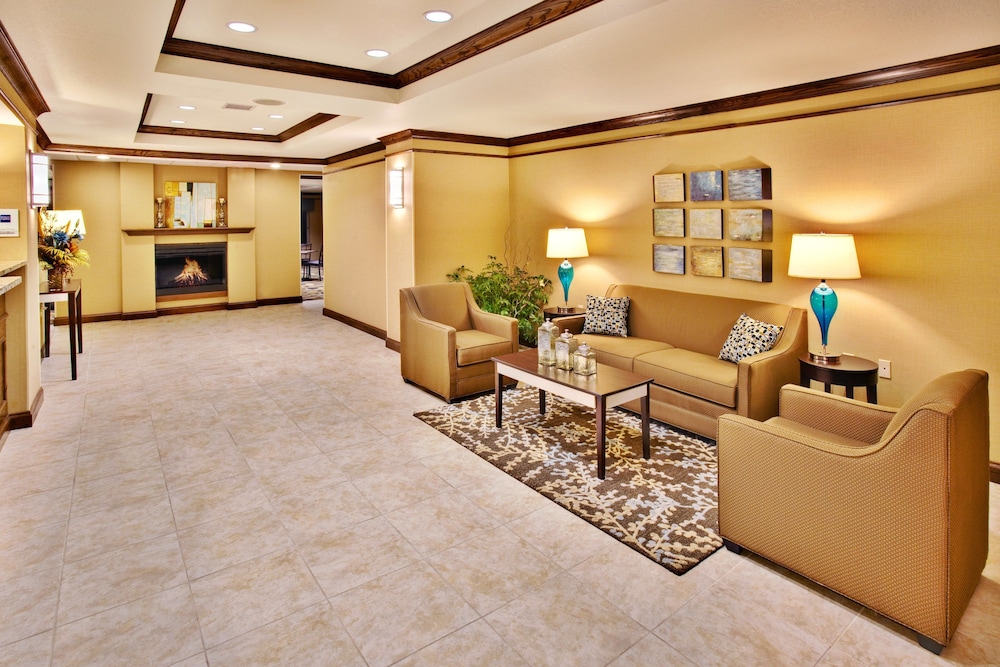 Holiday Inn Express Hotel & Suites Dubuque an IHG Hotel - photo 3