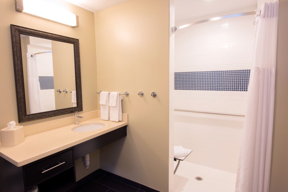 Staybridge Suites Albany Wolf Rd Colonie Center by IHG - photo 4
