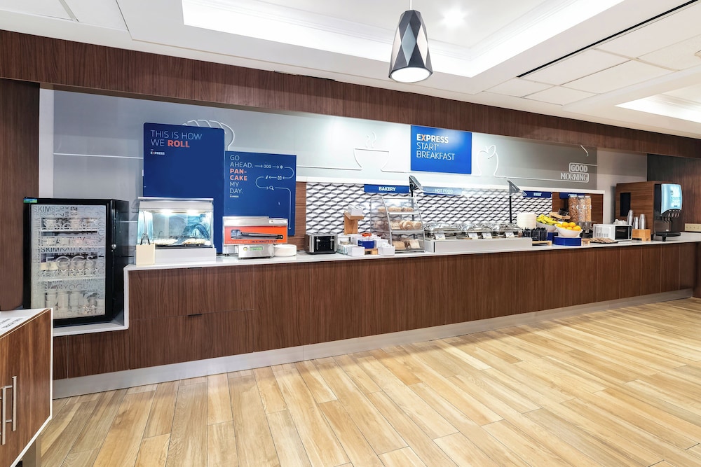 Holiday Inn Express and Suites Walterboro I 95 - photo 30