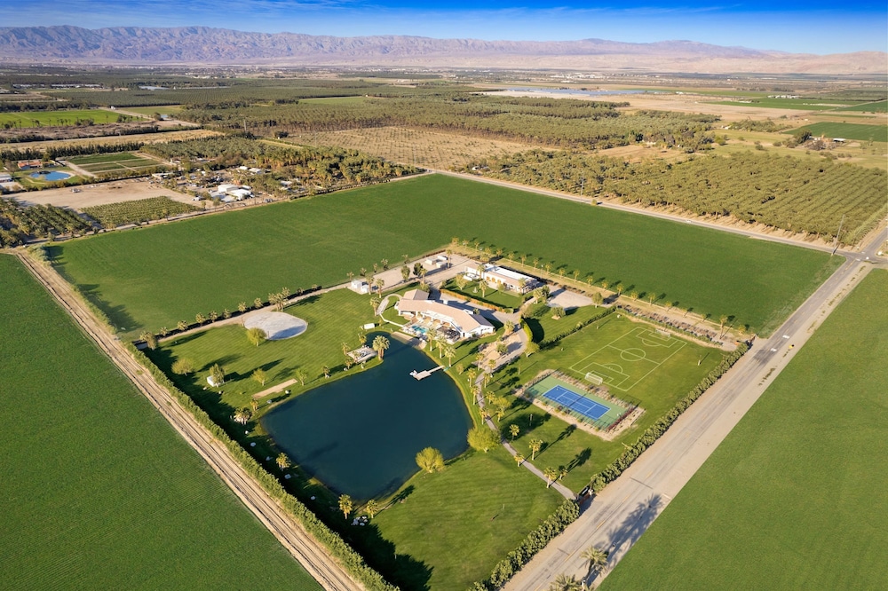 Buena Vista by Avantstay Massive Outdoor Oasis w Pool Spa & Firepit - photo 66