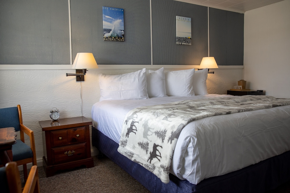 Isleview Motel and Cottages - photo 20