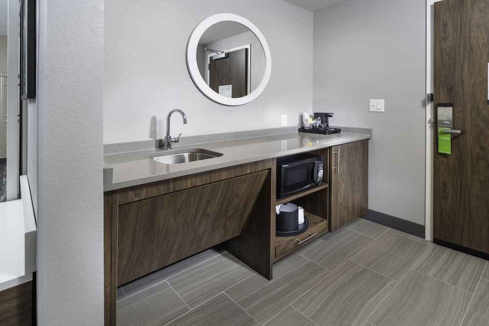 Hampton Inn & Suites Conway - photo 12