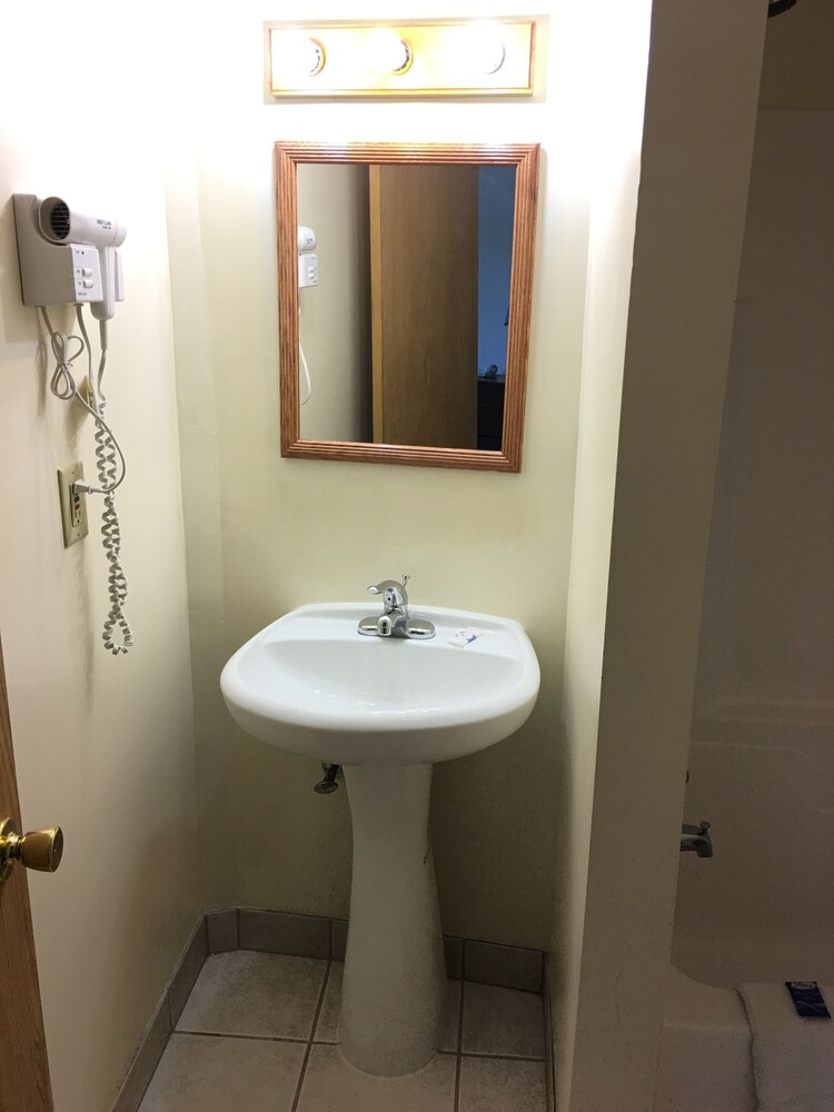 Thumb Heritage Inn - photo 44