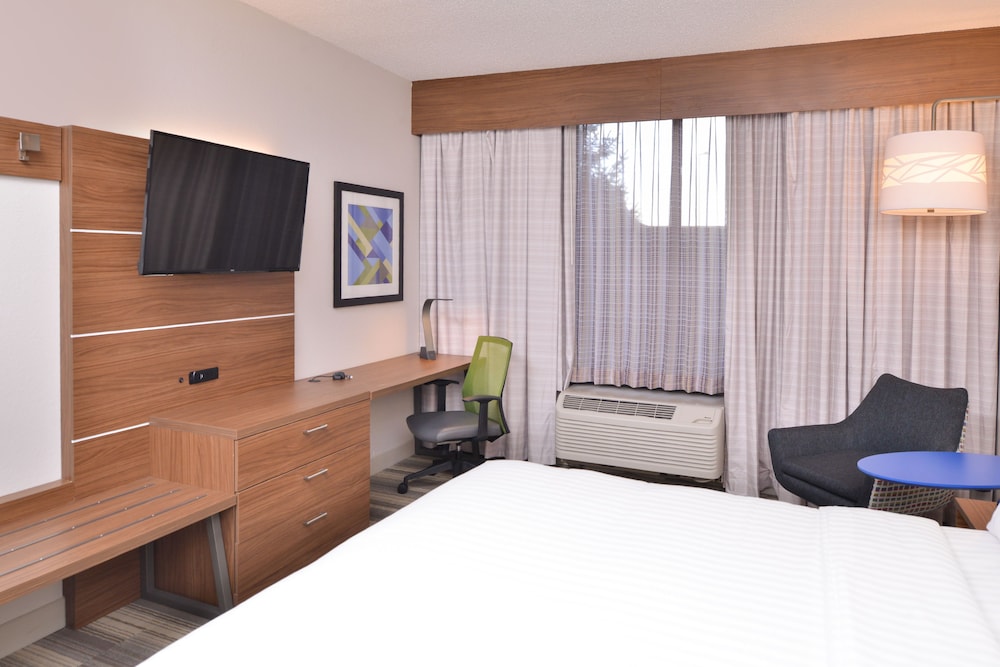 Holiday Inn Express & Suites Indianapolis Dtn Conv Ctr Area by IHG - photo 6