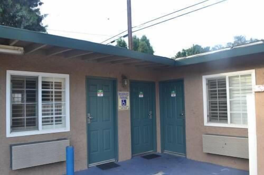 Searle Motel - photo 14