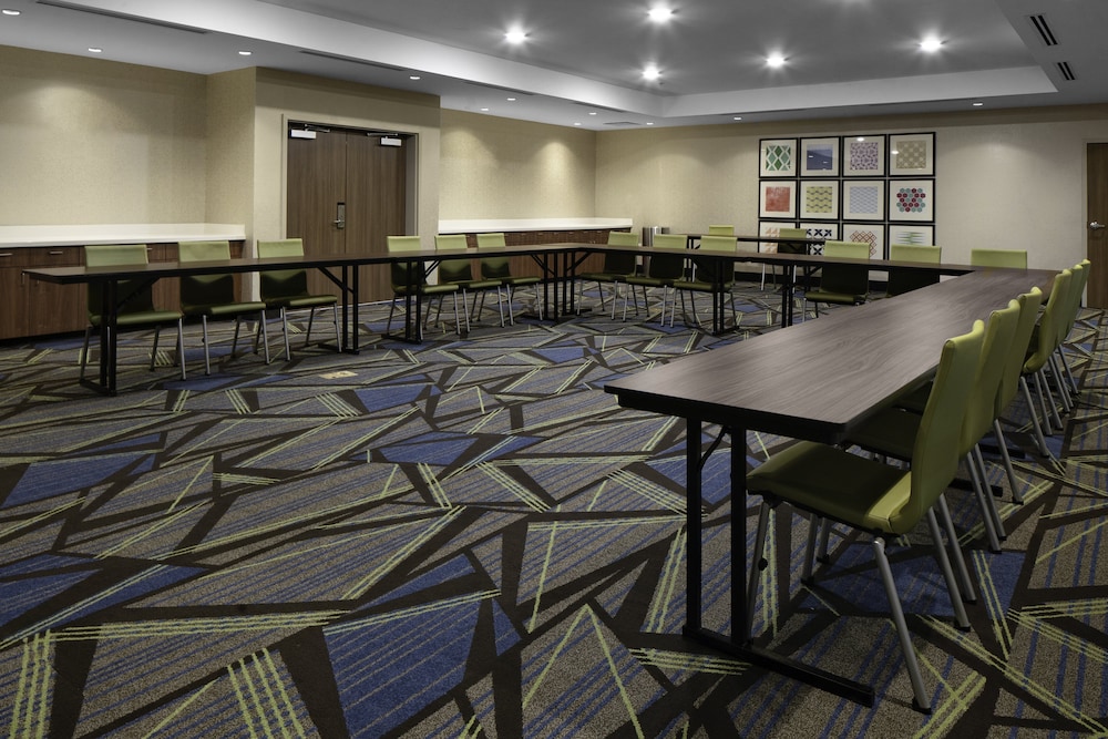 Holiday Inn Express & Suites Griffin - photo 49
