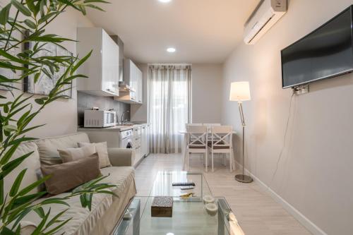 Apartamentos Centro Recogidas Granada — 4-Star Luxury Hotel in Granada, Spain