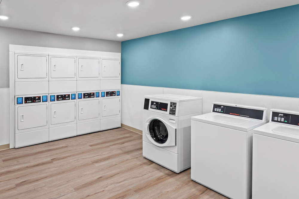 WoodSpring Suites Coralville Iowa City - photo 22