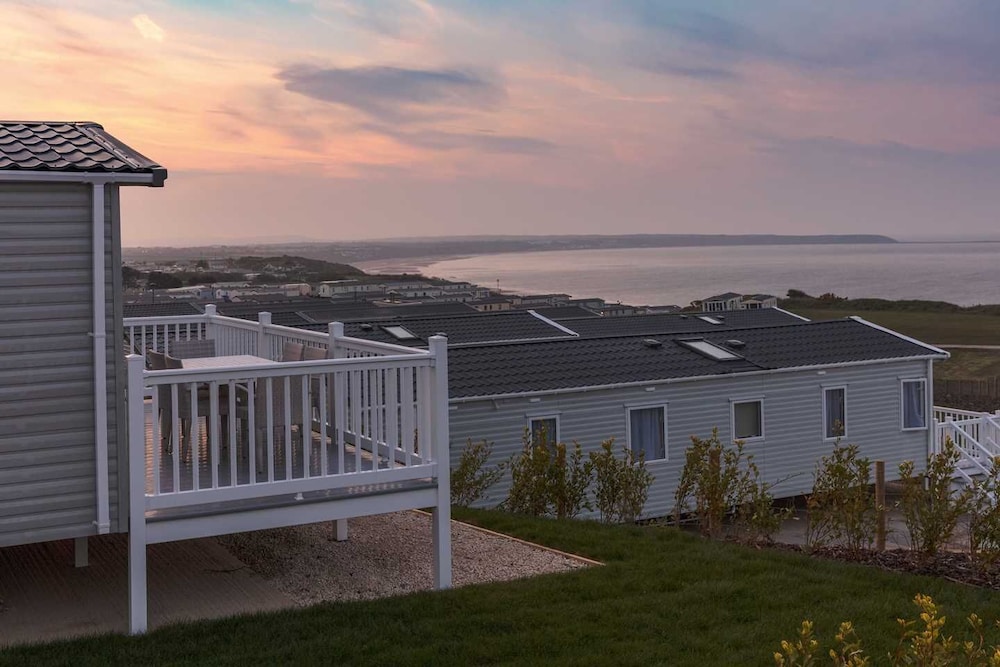 Caravan Hire — 4-Star Luxury Hotel in Ayr, United Kingdom