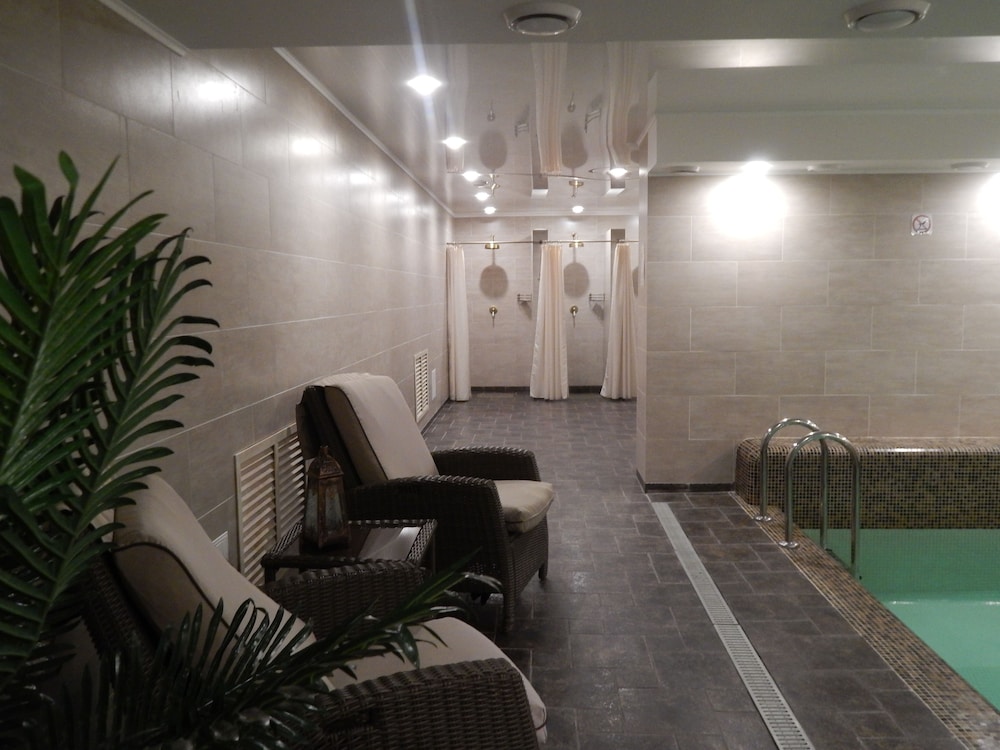 Oktyabrskaya Hotel — 4-Star Luxury Hotel in Yekaterinburg, Russia