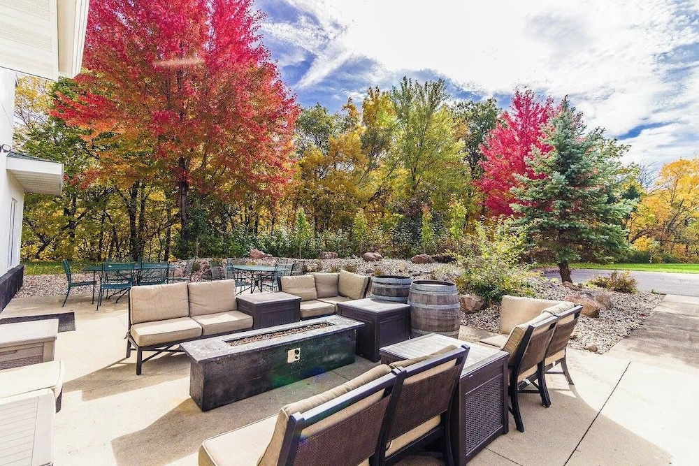 River Hills Hotel - photo 31