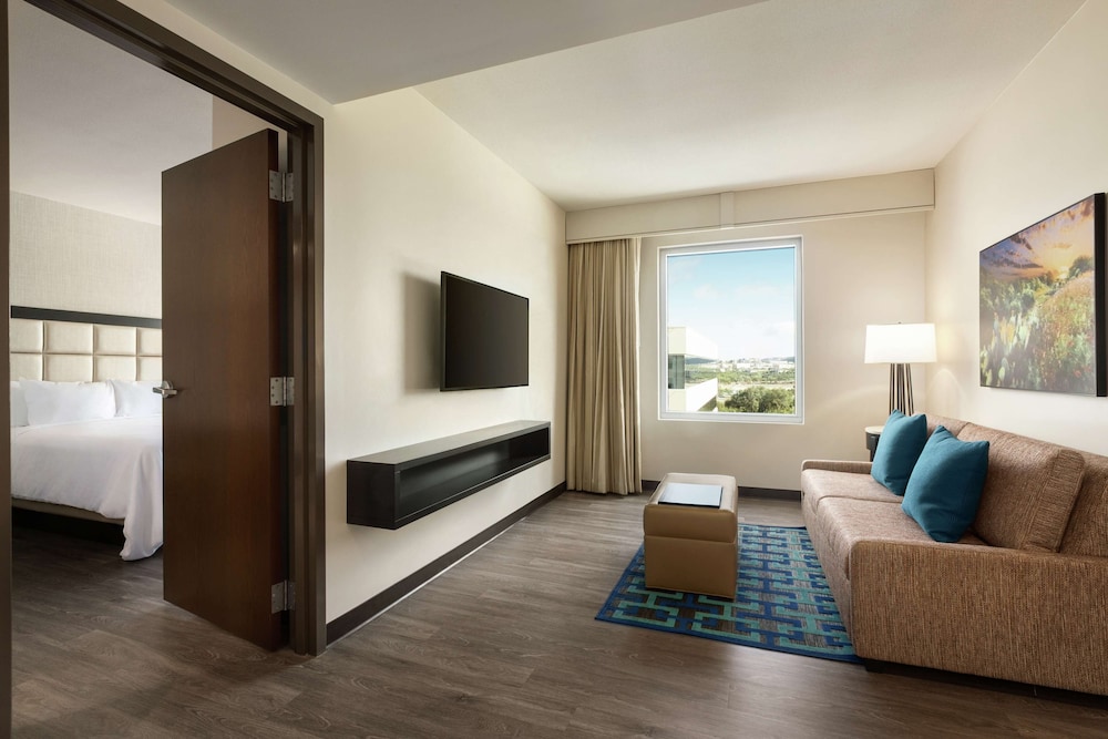 Embassy Suites by Hilton San Antonio Landmark - photo 13