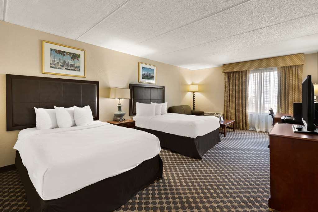Hotel RL Cleveland Airport West - photo 4