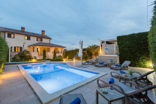 Villa Anabel with pool — 4-Star Luxury Hotel in Kastelir, Croatia