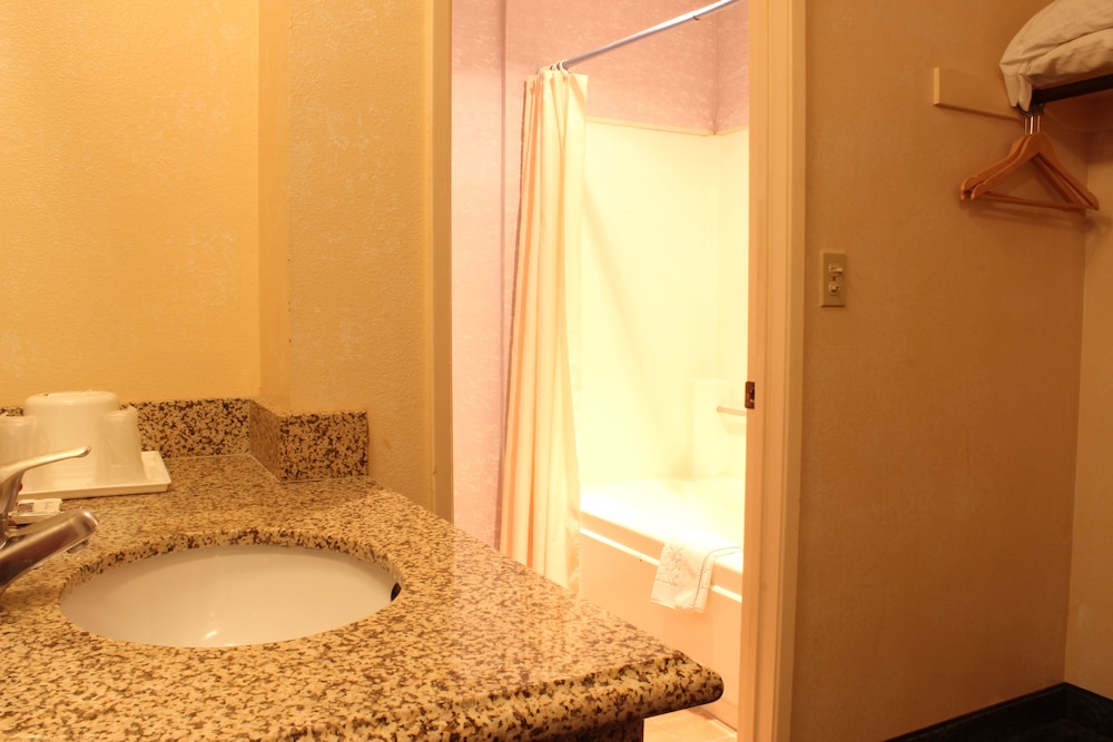 Ocean Gateway Inn - photo 14