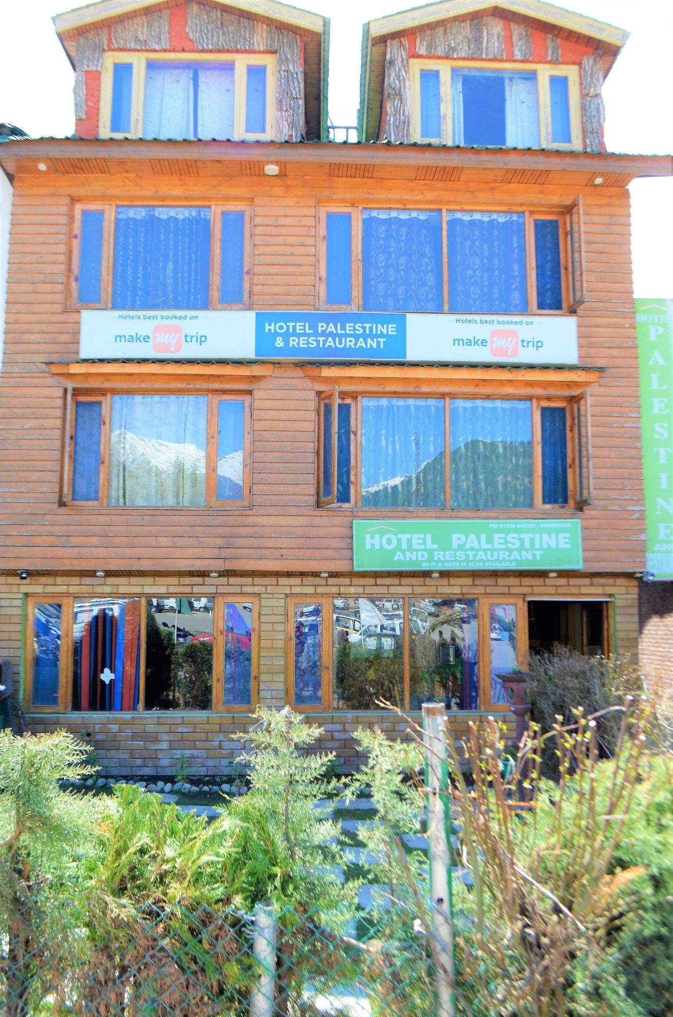 Palestine Hotel in Pahlgam, India