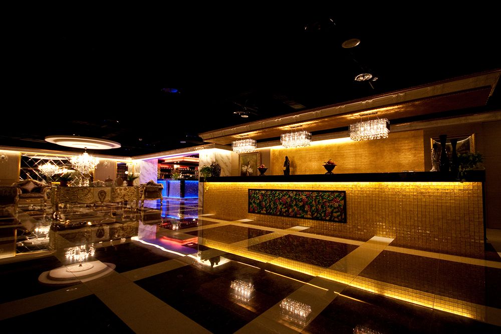 Jun Long Business Hotel — hotel in Kaohsiung