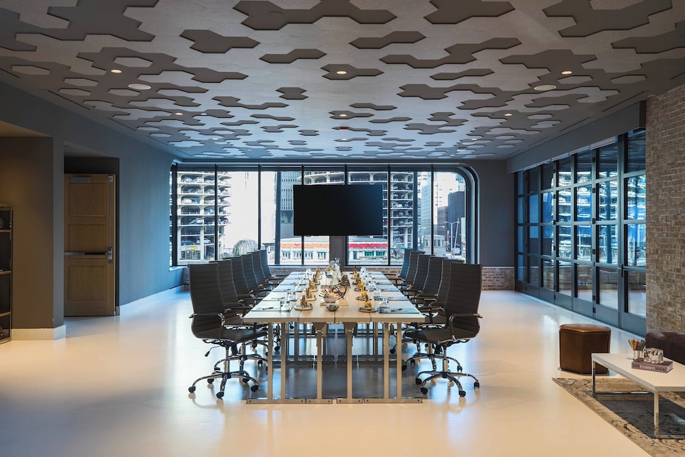 Renaissance Chicago Downtown Hotel - photo 96