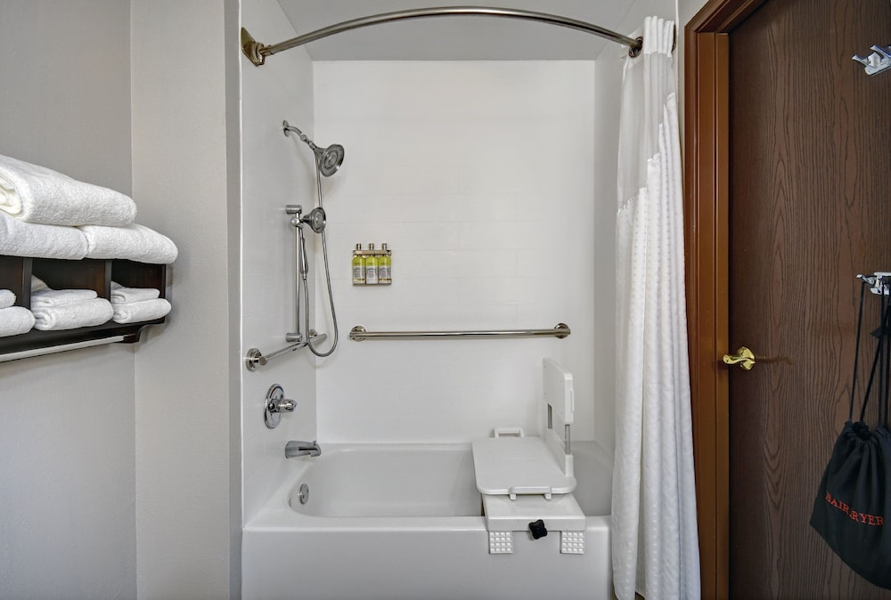 Holiday Inn Express Marshall by IHG - photo 20