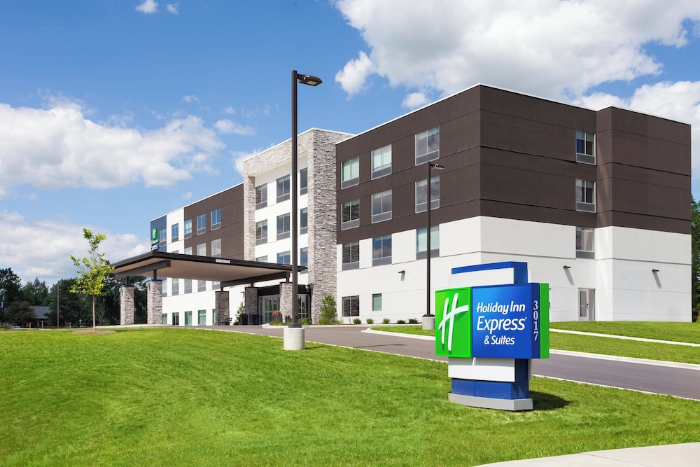 Holiday Inn Express & Suites Reedsburg Dells Area by IHG - photo 57