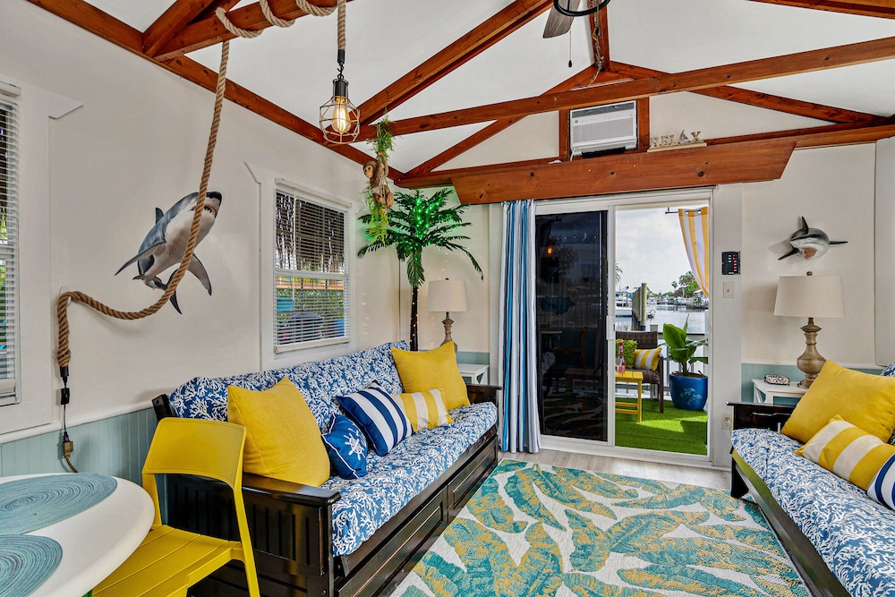 Latitude 26 Waterfront Resort & Marina - photo 34