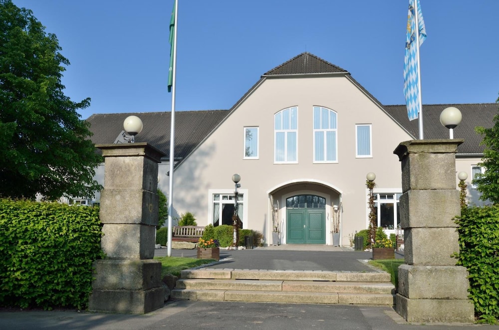 Golfhotel Fahrenbach pet-friendly hotel Trostau