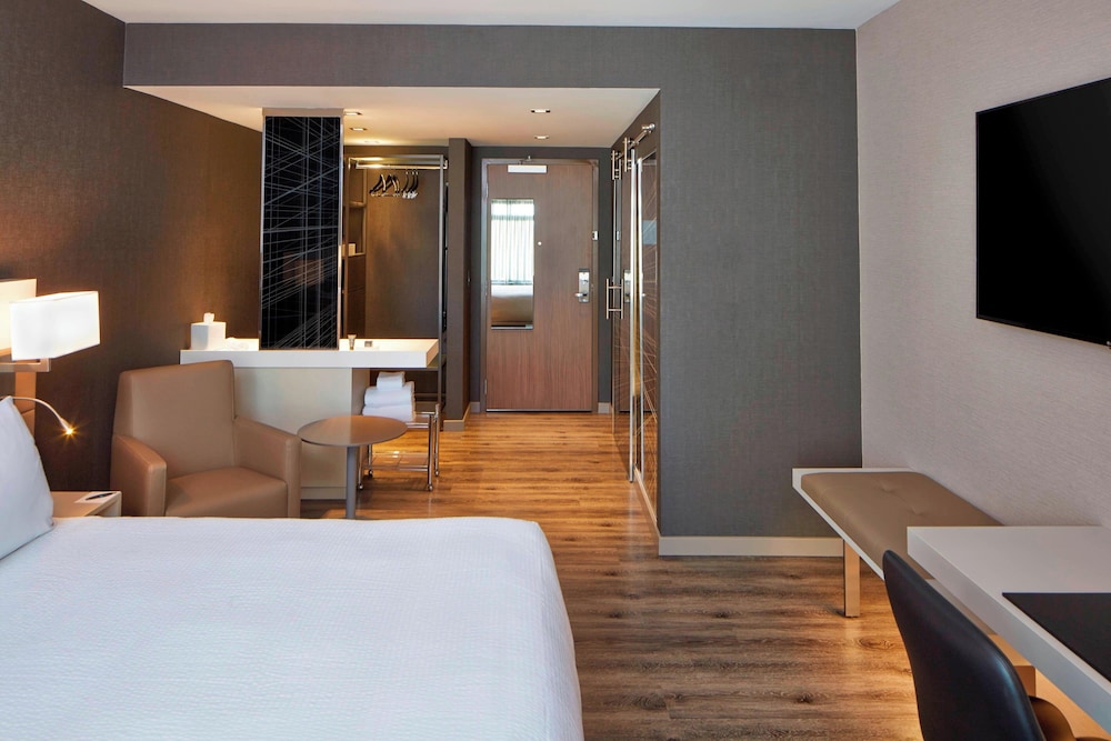 AC Hotel by Marriott Seattle Bellevue Downtown - photo 15