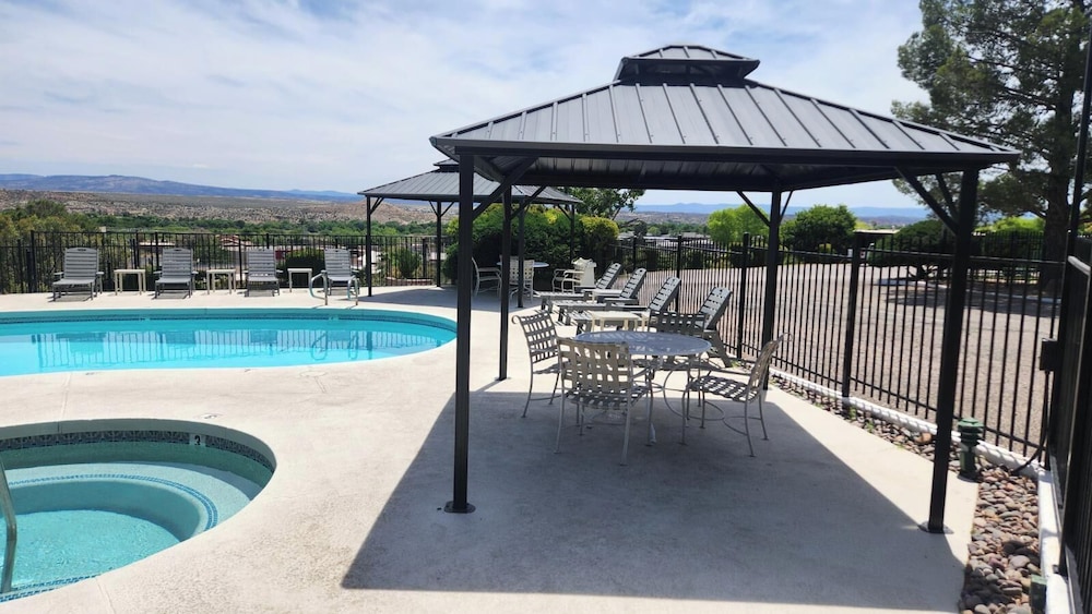The View Motel - photo 31
