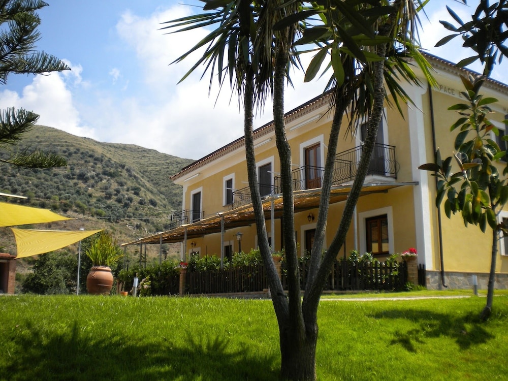 That's Amore Cilento Country House — 4-Star Luxury Hotel in San Mauro Cilento, Italy